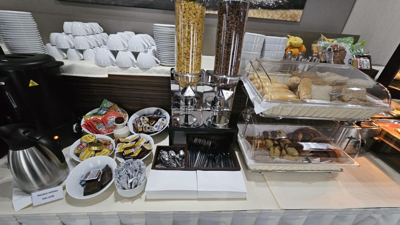 Hotel Blue Bratislava Ngoại thất bức ảnh