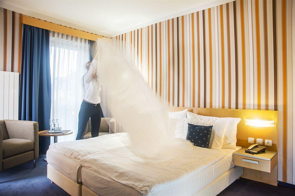 Hotel Blue Bratislava Ngoại thất bức ảnh