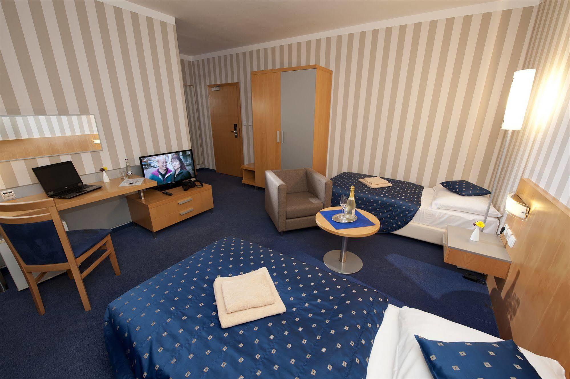 Hotel Blue Bratislava Ngoại thất bức ảnh