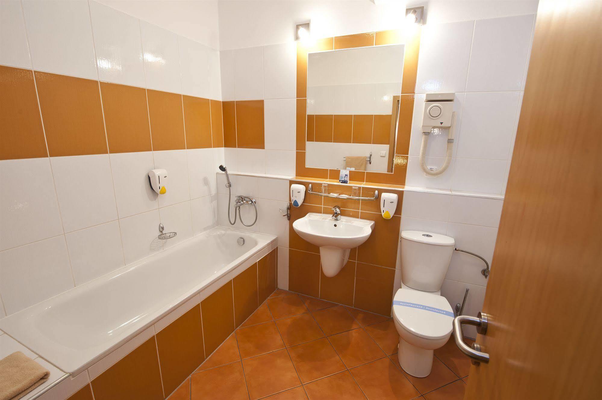 Hotel Blue Bratislava Ngoại thất bức ảnh