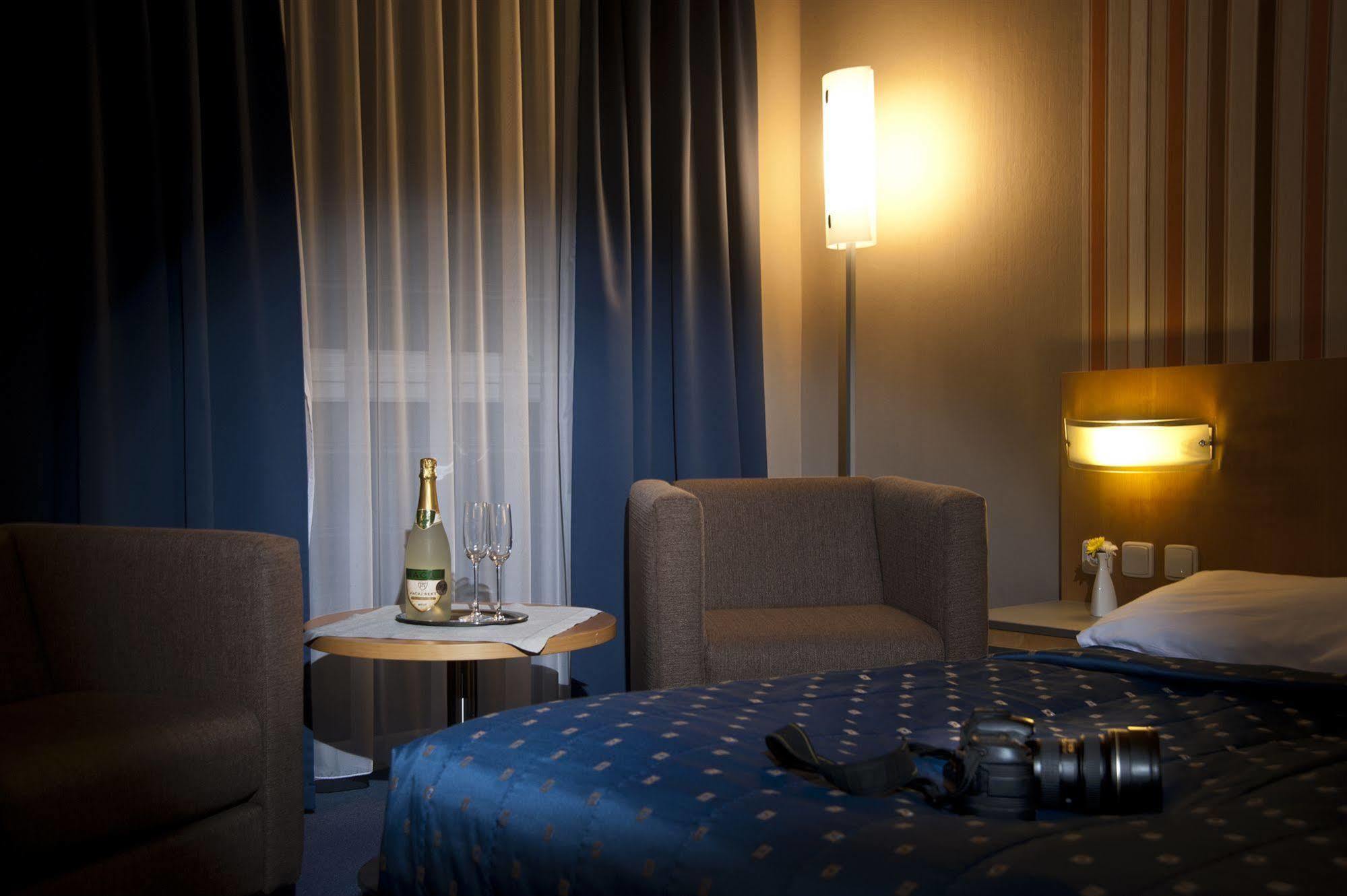 Hotel Blue Bratislava Ngoại thất bức ảnh