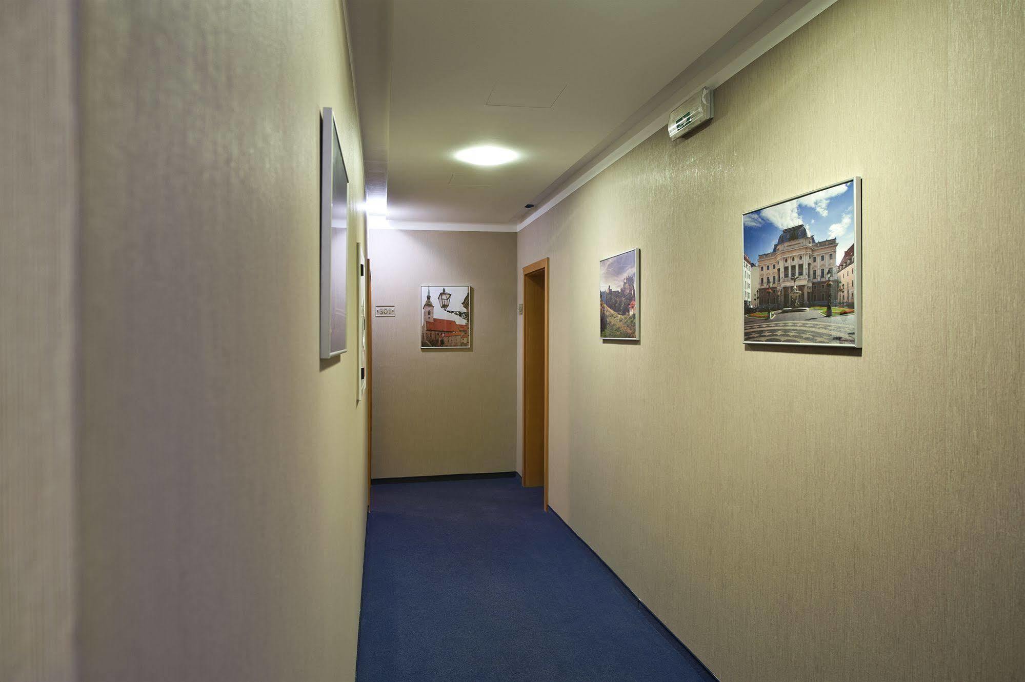 Hotel Blue Bratislava Ngoại thất bức ảnh